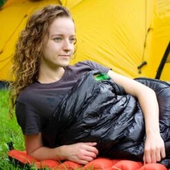 LOWLAND OUTDOOR® Ultra Compact Blanket - Donzen Slaapzak - Gewicht 495g - 210x80 Cm - Comfort Temperatuur +8°C 15 LOWLAND OUTDOOR® Ultra Compact Blanket - Donzen Slaapzak - Gewicht 495g - 210x80 Cm - Comfort Temperatuur +8°C -Buiten Kamperen 1200x1200 527