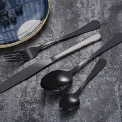 SMILON Bestekset In Koffer Zwart - 16 Delig Messen Vorken Lepels Voor 4 Personen - Camping - Ideaal Voor Reizen, Kamperen, Thuis 5 SMILON Bestekset In Koffer Zwart - 16 Delig Messen Vorken Lepels Voor 4 Personen - Camping - Ideaal Voor Reizen, Kamperen, Thuis -Buiten Kamperen 1200x1200 825