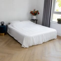 BluMill Luchtbed - 2-persoons - Ingebouwde Pomp - 203x152x36 Cm - Duurzame Keuze -Buiten Kamperen 1200x1200 920