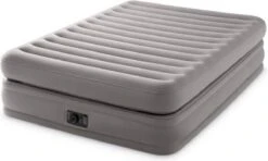 Intex Queen Prime-Comfort Zelfopblazend 2-persoons Luchtbed (203x152x51cm) 8 Intex Queen Prime-Comfort Zelfopblazend 2-persoons Luchtbed (203x152x51cm) -Buiten Kamperen 1200x720 5