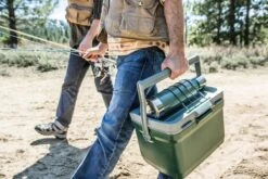 Stanley The Easy Carry Outdoor Cooler 6,6L - Koelbox - Green 18 Stanley The Easy Carry Outdoor Cooler 6,6L - Koelbox - Green -Buiten Kamperen 1200x800 24