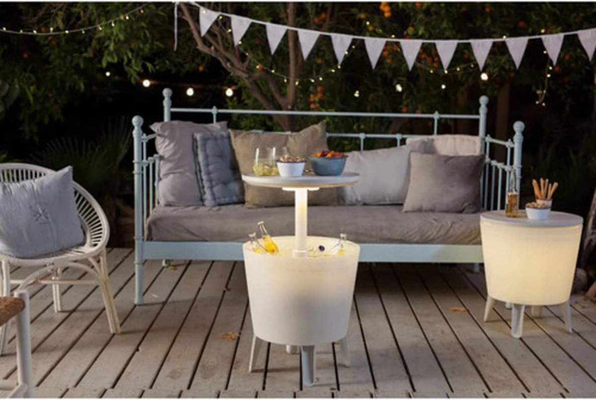 Keter Coolbar Partytafel – Lichtgevend - 49,5x49,5x57cm - Wit 6 Keter Coolbar Partytafel – Lichtgevend - 49,5x49,5x57cm - Wit - Afbeelding 6