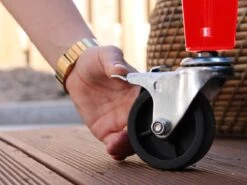 AXI Retro Cooler Rood - Koeler Met Wielen - 76L Inhoud - Koelbox Met Aftapkraan -Buiten Kamperen 1200x900 6