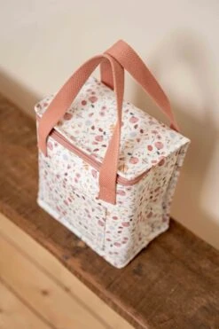 Little Dutch - Koeltas - Flowers & Butterflies 17 Little Dutch - Koeltas - Flowers & Butterflies -Buiten Kamperen 800x1200 12