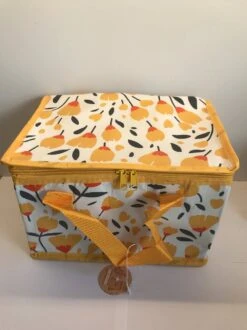 Kleine Lunch/sixpack Koeltas - Boterbloem Print - 20 X 30 Cm - 12 L 17 Kleine Lunch/sixpack Koeltas - Boterbloem Print - 20 X 30 Cm - 12 L -Buiten Kamperen 899x1200